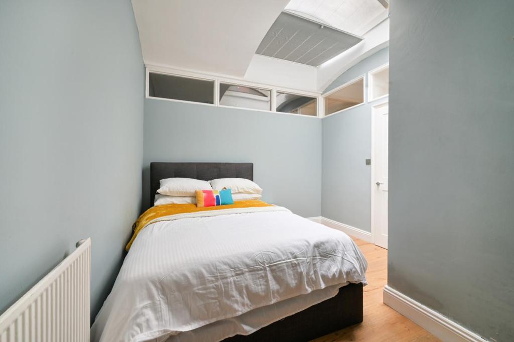 Апартаменты Cozy Hideaway In South Ken! Лондон Экстерьер фото