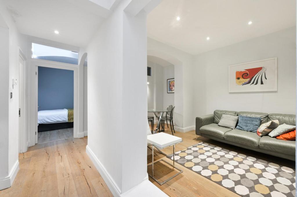 Апартаменты Cozy Hideaway In South Ken! Лондон Экстерьер фото