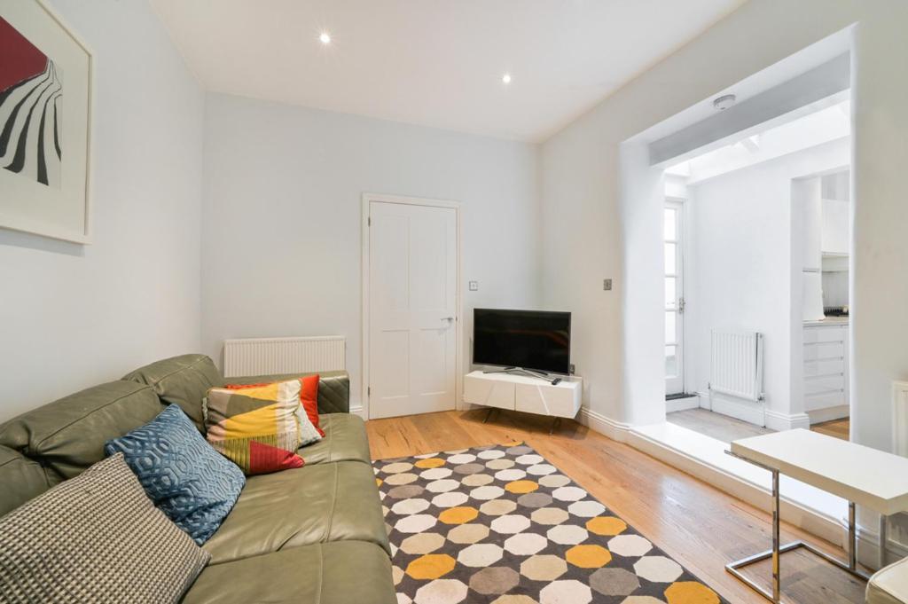 Апартаменты Cozy Hideaway In South Ken! Лондон Экстерьер фото