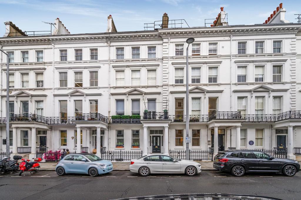 Апартаменты Cozy Hideaway In South Ken! Лондон Экстерьер фото